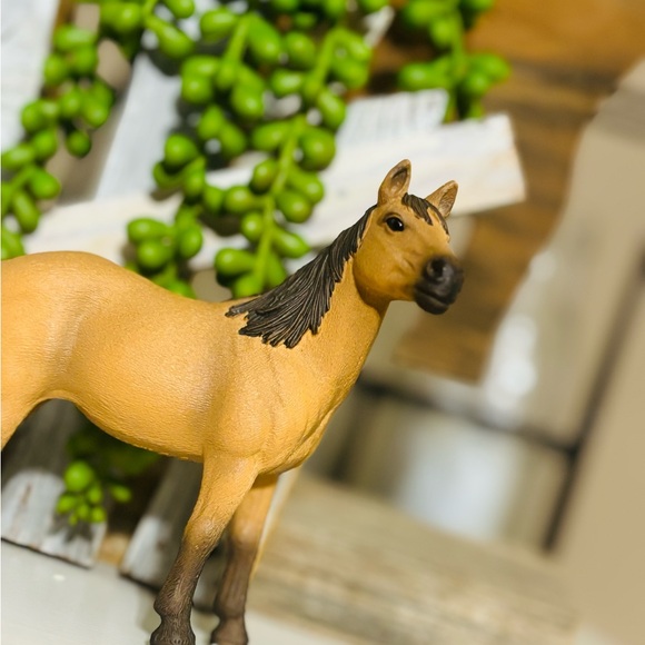 Beautiful RETIRED 2015 Mustang Mare Schleich - Picture 2 of 7